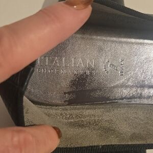 Italian Shoemakers Womens Black Flats